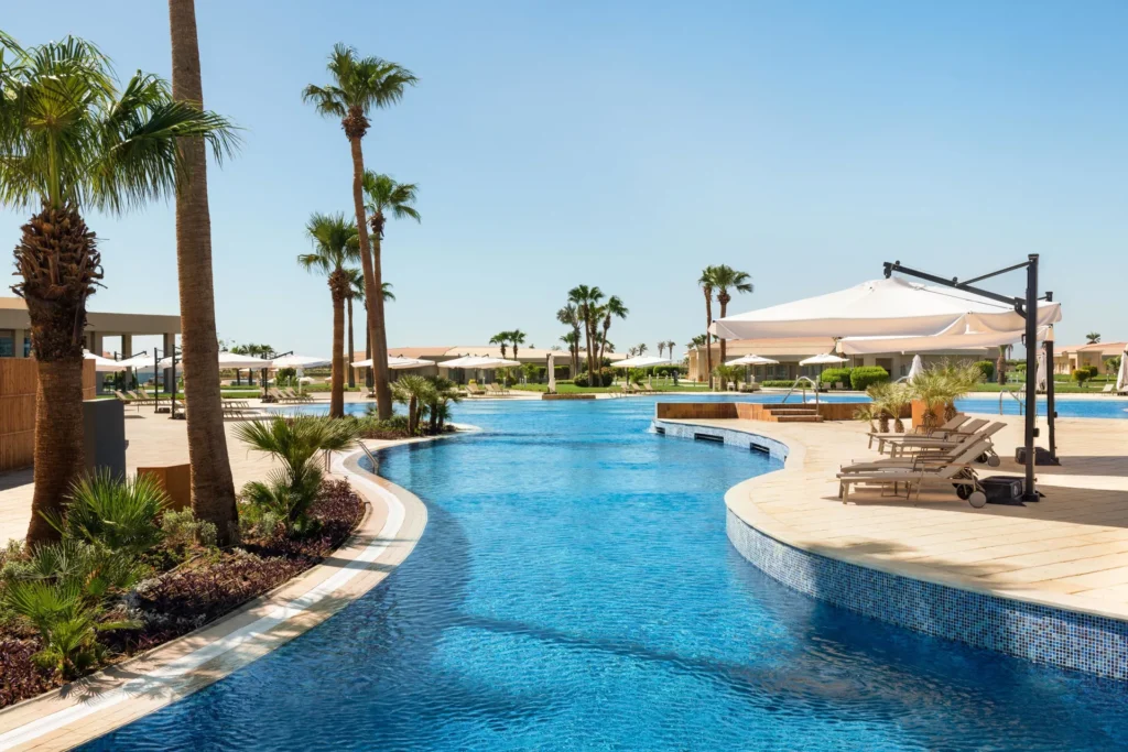 Zwembad van Rixos Golf Villas en Suites