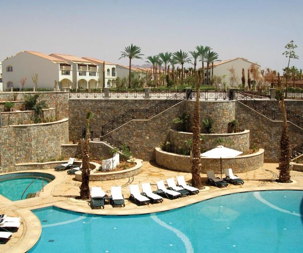 Overview zwembad van Reef Oasis Blue Bay Resort en Spa