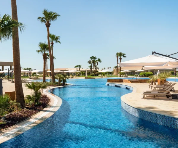 Zwembad van Rixos Golf Villas en Suites